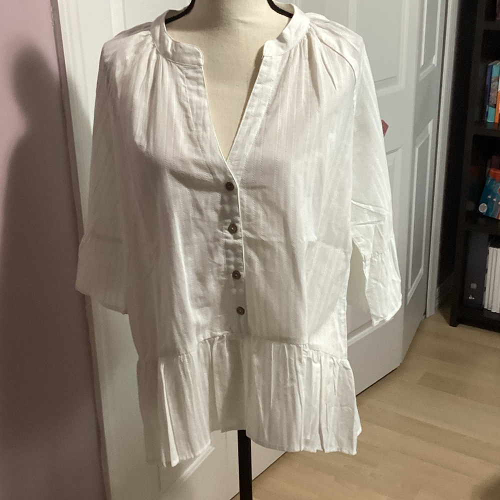 Chic White Women's Blouse with Button Detail